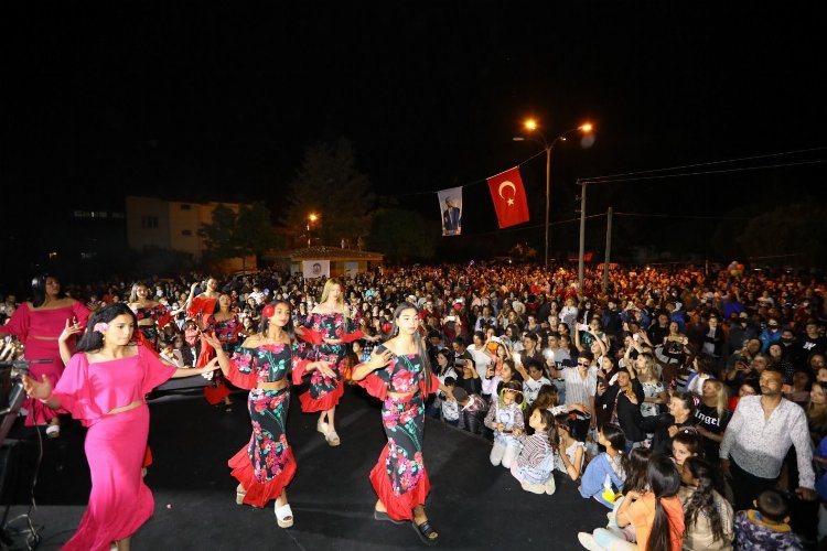 İzmir Selçuk'ta Hıdırellez ateşi yandı 