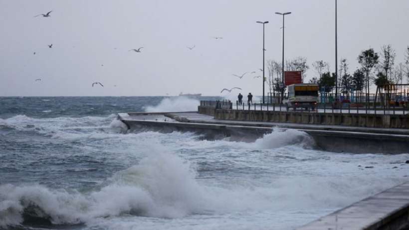 AKOM UYARDI: İSTANBUL’DA SOĞUK VE YAĞIŞLI HAVA ETKİLİ OLACAK